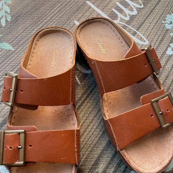 Sandals - Picture 1 of 3